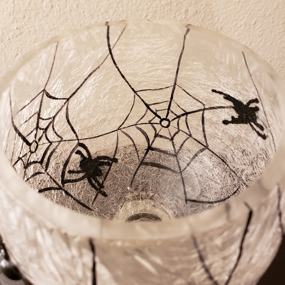 Spiderweb Candle Holders Set of 2. - Picture 5 of 6